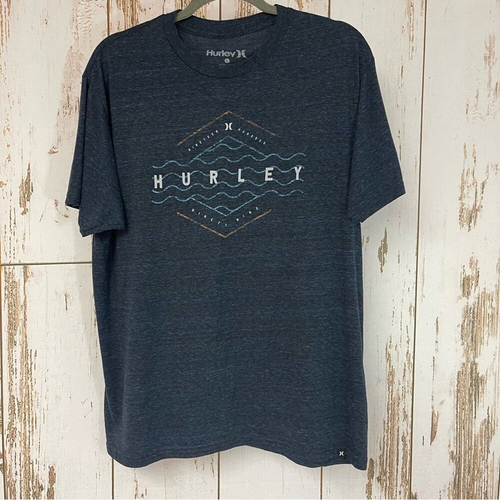 Hurley, Classic T-Shirt. Size Large. In excellent condition!